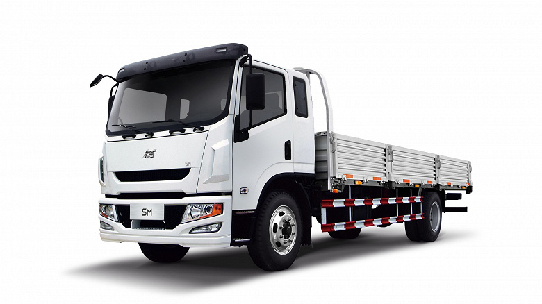  Начались продажи нового российского грузовика Ambertruck SM от «Автотора»
